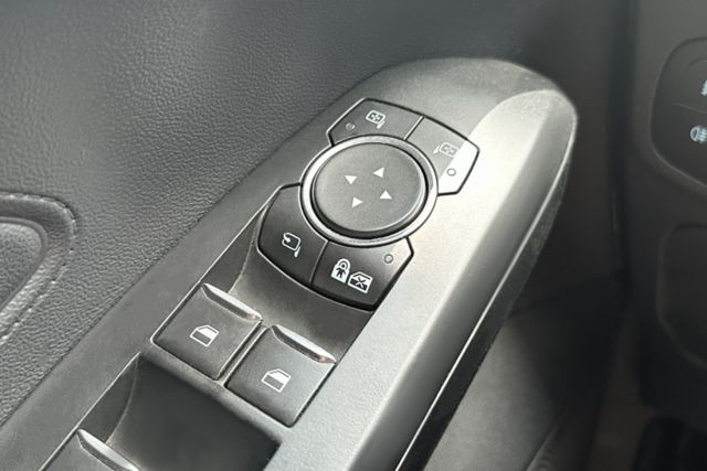 【1.5T佛心版】渦輪增壓 換檔撥片 恆溫 Apple Carplay 定速 Level 2跟車  第18張相片