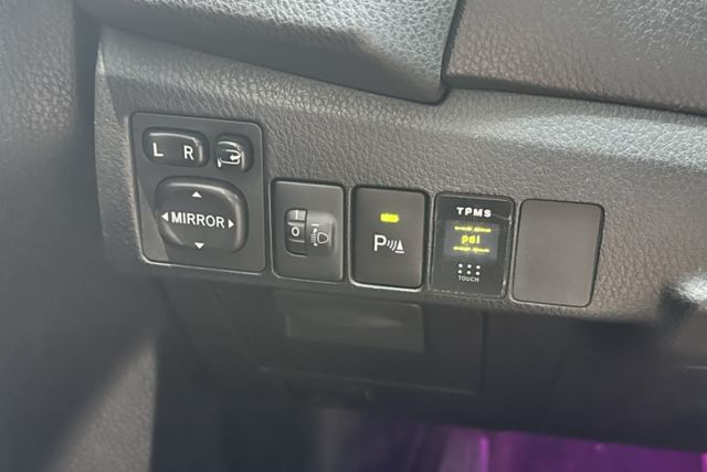 【經典版】前後霧燈 LED尾燈 恆溫空調 安卓機 定速巡航  第13張相片