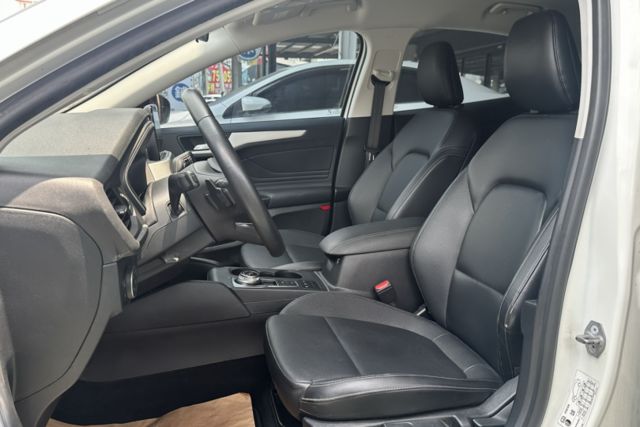 【1.5T佛心版】原鈑件 渦輪增壓 換檔撥片 恆溫 Carplay 定速 Level 2跟車  第5張相片