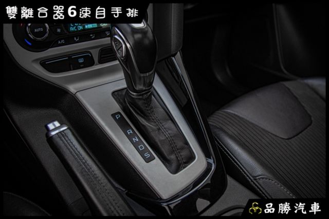 【2.0L 汽油運動版】前後霧燈 LED尾燈 天窗 分區溫控 光感應自動頭燈  第15張相片