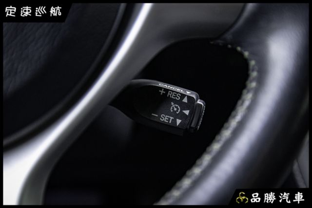 【1.8L 豪華版】分區溫控 電動椅 IKEY 中控螢幕 衛星導航 定速 前車雷達  第12張相片