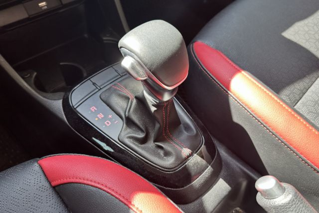 【1.2L GT-LINE】原鈑件 空力套件 天窗 恆溫 IKEY 定速 Apple carplay  第13張相片