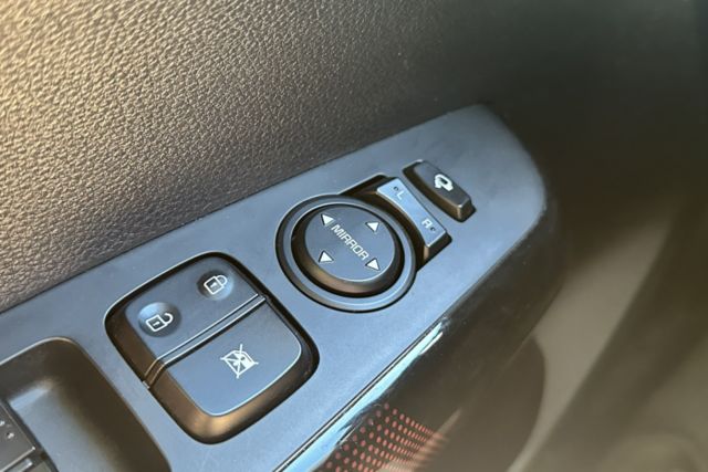 【1.2L GT-LINE】原鈑件 空力套件 天窗 恆溫 IKEY 定速 Apple carplay  第15張相片