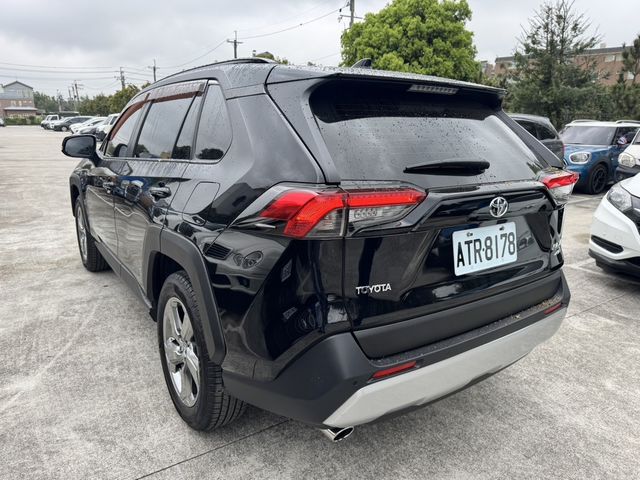 TOYOTA豐田 RAV4  第3張相片