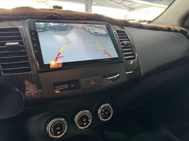 MITSUBISHI三菱 OUTLANDER  第9張相片