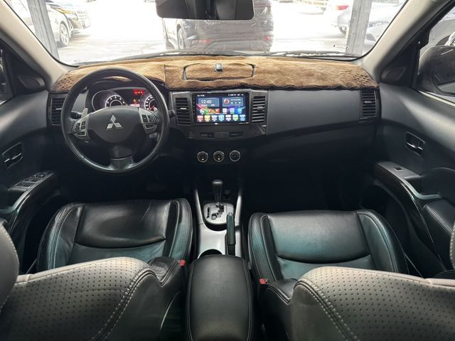 MITSUBISHI三菱 OUTLANDER  第10張相片