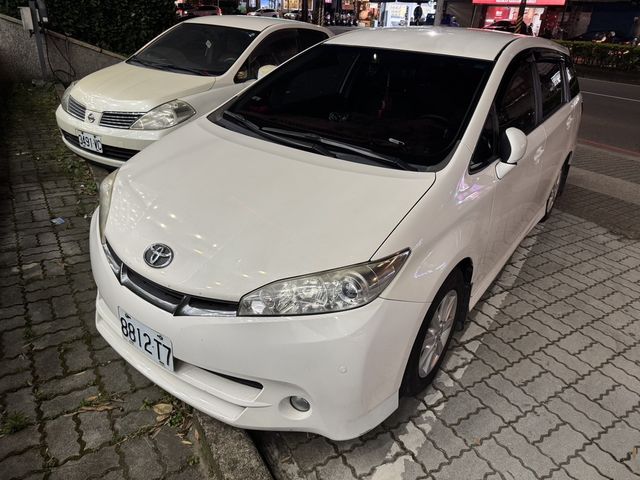 TOYOTA豐田 WISH  第3張相片