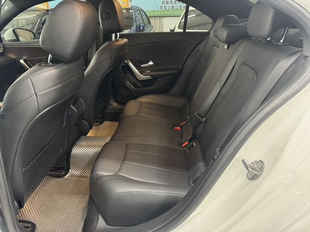 M-BENZ賓士 A200  第5張相片