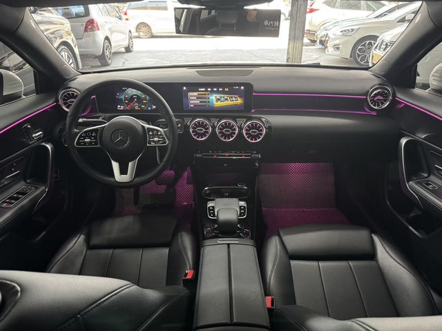 M-BENZ賓士 A200  第11張相片