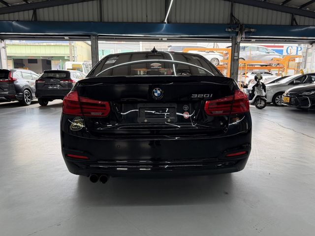 BMW寶馬 320I SEDAN ZA  第5張相片