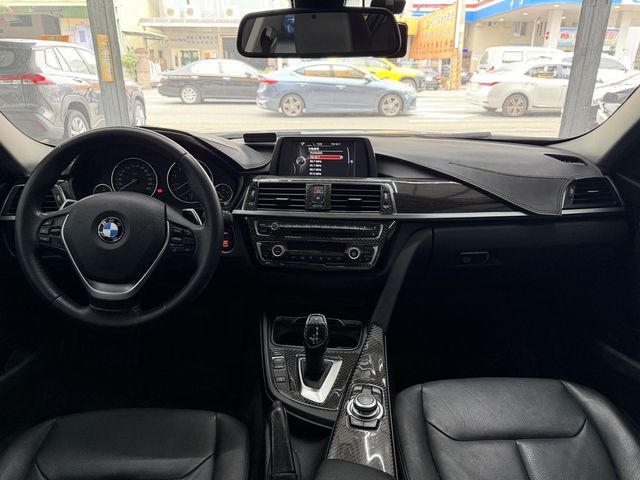 BMW寶馬 320I SEDAN ZA  第9張相片