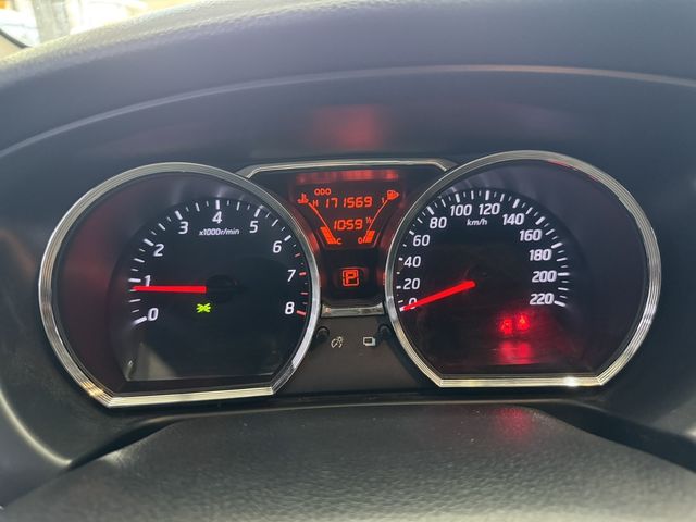 NISSAN日產 LIVINA  第7張相片