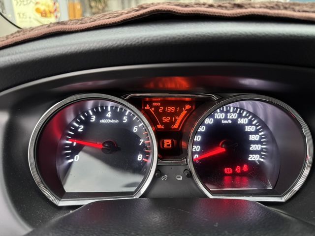 NISSAN日產 LIVINA  第8張相片