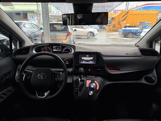 TOYOTA豐田 SIENTA  第9張相片