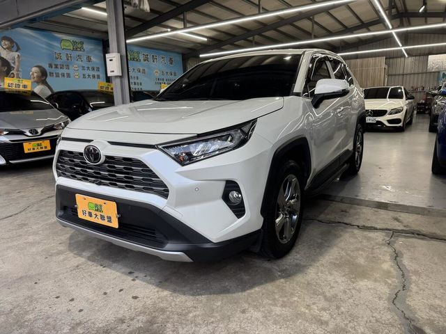TOYOTA豐田 RAV4  第2張相片