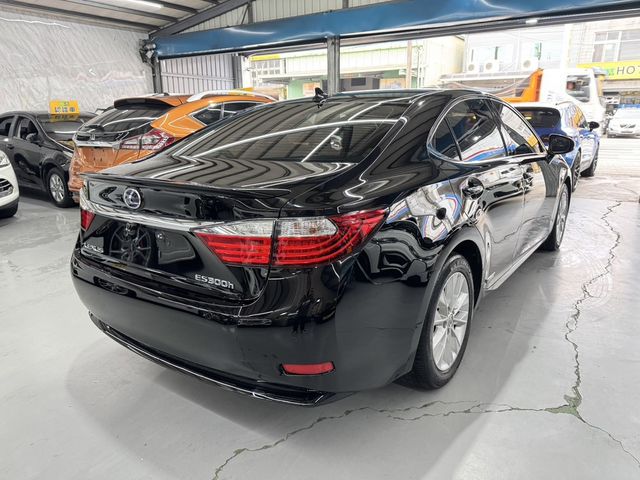 LEXUS凌志 ES300H  第5張相片