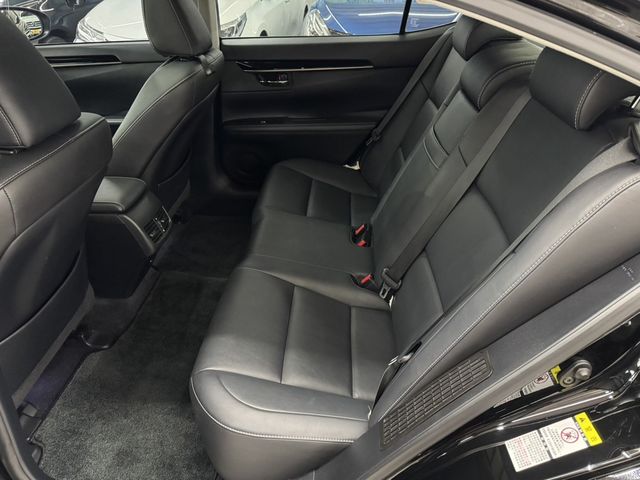 LEXUS凌志 ES300H  第6張相片