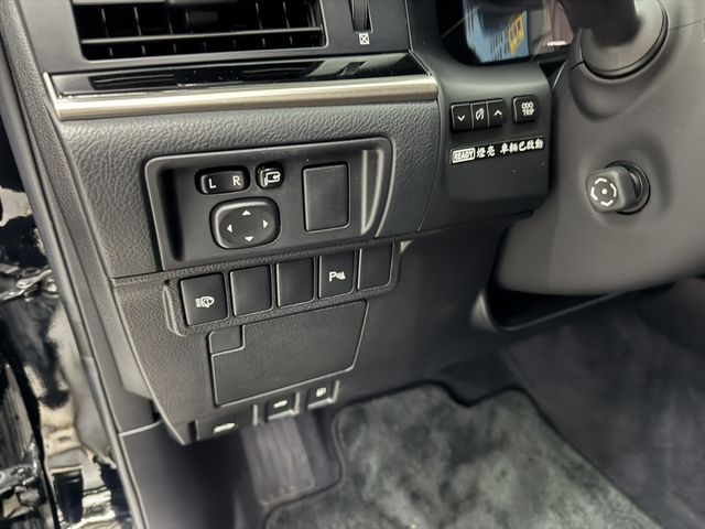 LEXUS凌志 ES300H  第9張相片