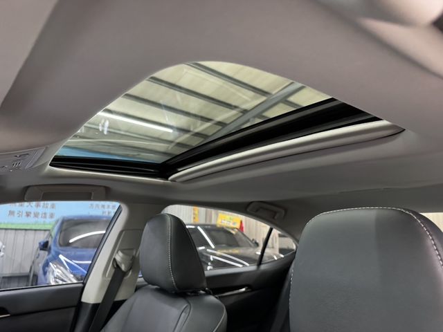 LEXUS凌志 ES300H  第13張相片