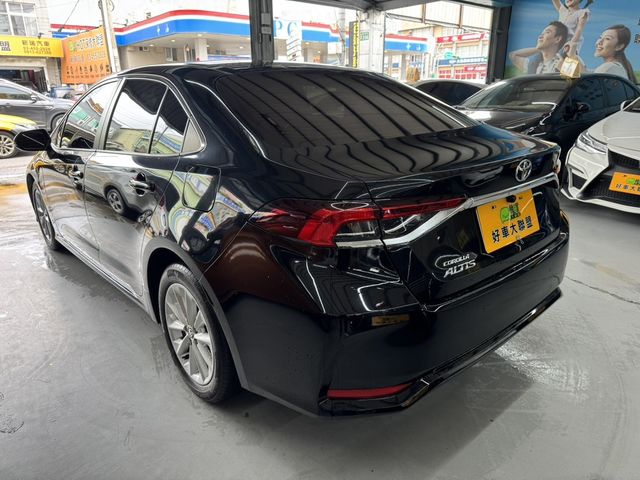 TOYOTA豐田 ALTIS  第3張相片