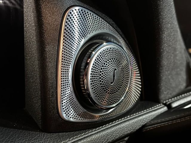 Mercedes-Benz/賓士 C300  第11張相片