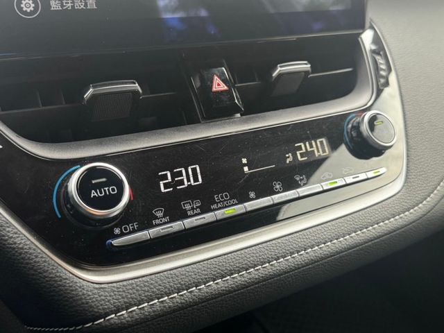 Toyota Auris  第2張相片