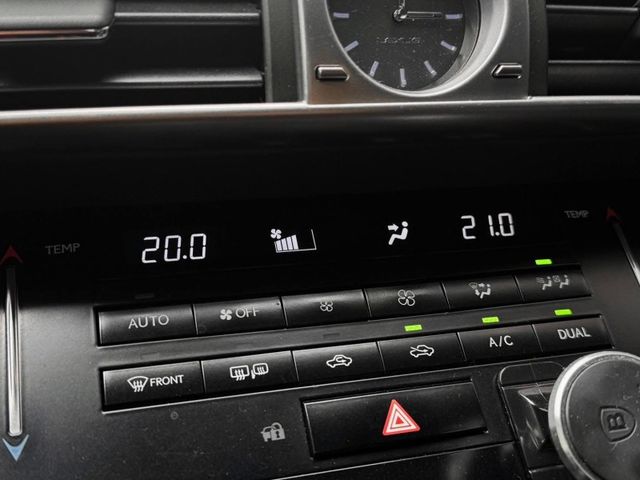 Lexus IS  第10張相片