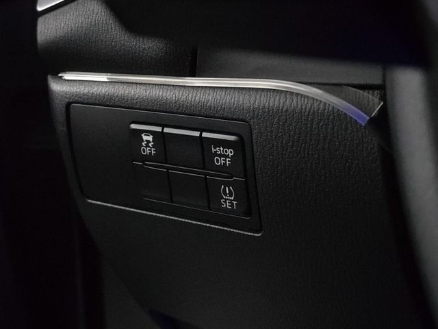 Mazda Mazda3  第8張相片