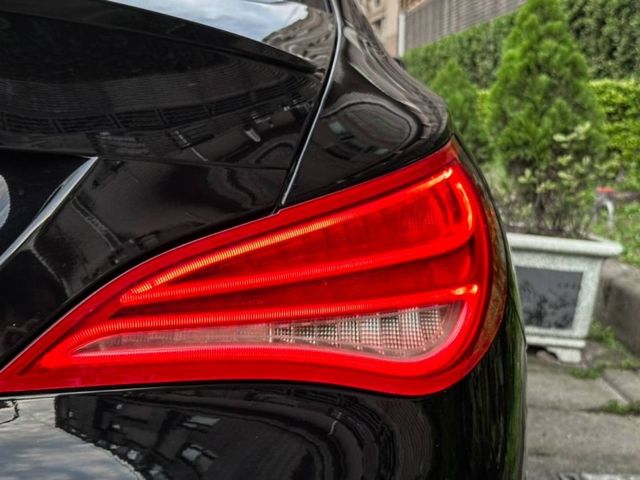 Mercedes-Benz/賓士 CLA250  第3張相片