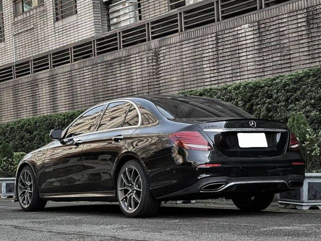 Mercedes-Benz/賓士 E-CLASS  第2張相片