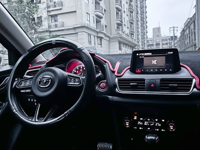 Mazda Mazda3  第8張相片