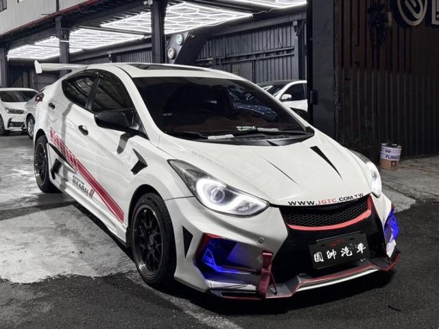 Hyundai Elantra  第2張相片
