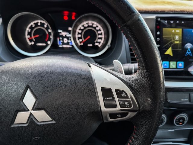 Mitsubishi Lancer  第8張相片