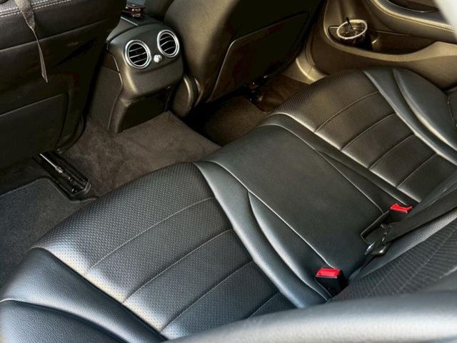 Mercedes-Benz/賓士 C300  第3張相片