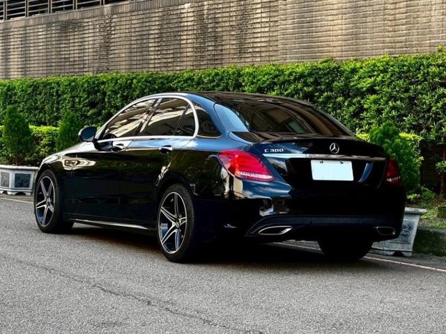 Mercedes-Benz/賓士 C300  第5張相片