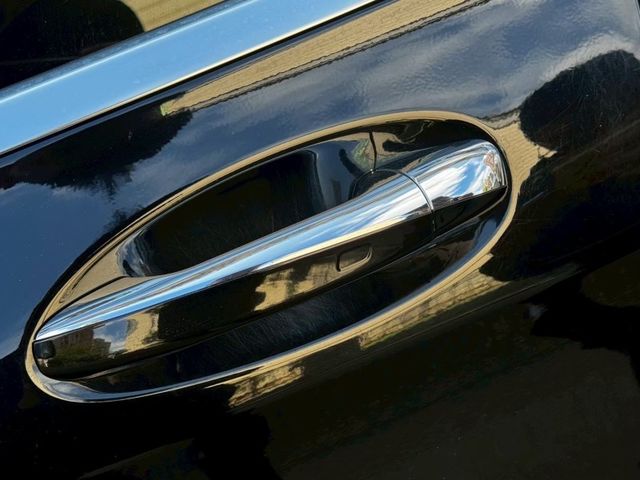 Mercedes-Benz/賓士 C300  第7張相片