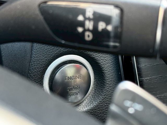 Mercedes-Benz/賓士 C300  第10張相片