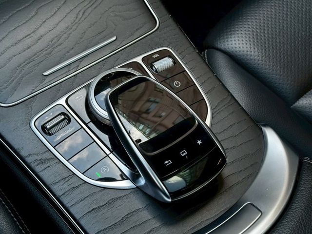 Mercedes-Benz/賓士 C300  第12張相片