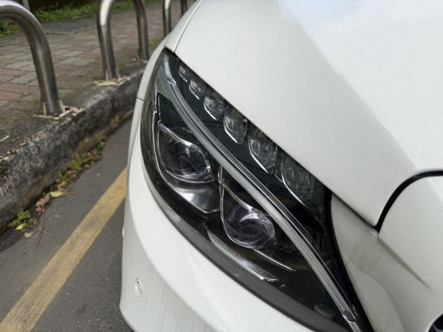 Mercedes-Benz/賓士 C300  第6張相片