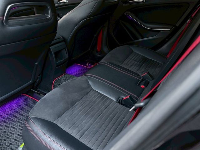 Mercedes-Benz/賓士 CLA250  第9張相片