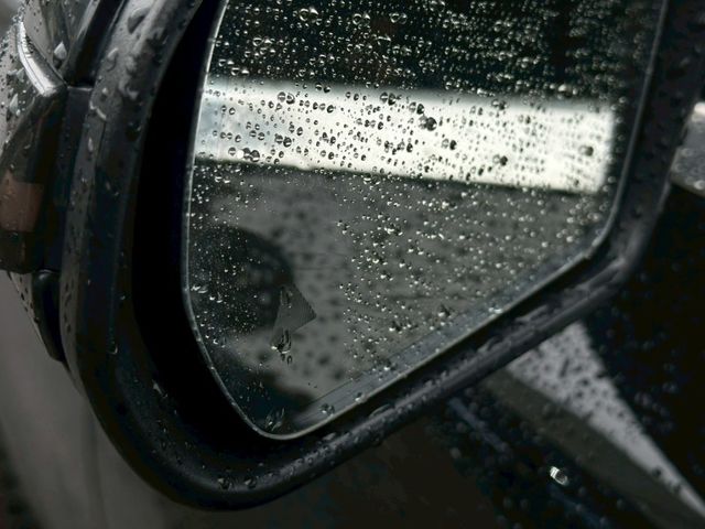 Mercedes-Benz/賓士 C300  第9張相片