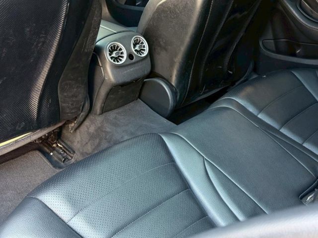 Mercedes-Benz/賓士 C300  第16張相片