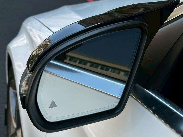 Mercedes-Benz/賓士 C300  第7張相片