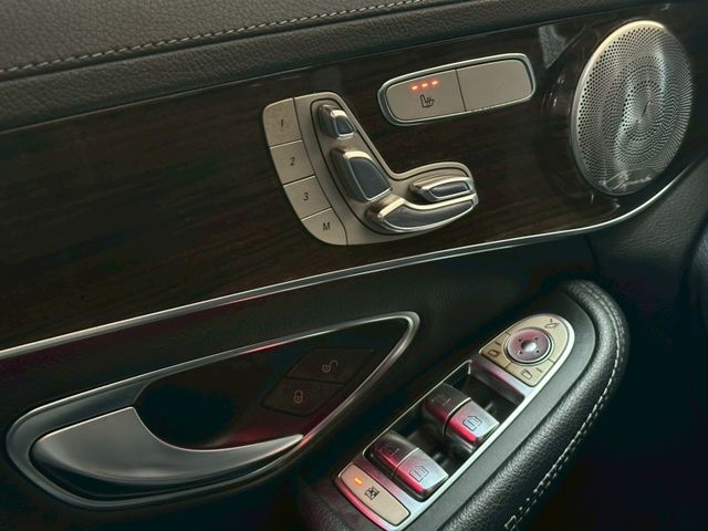 Mercedes-Benz/賓士 C300  第8張相片