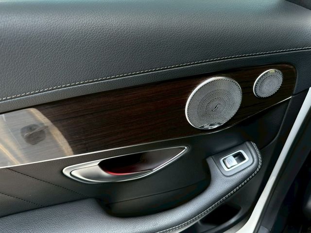 Mercedes-Benz/賓士 C300  第9張相片