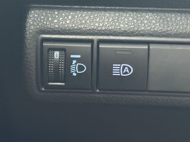 Toyota ALTIS  第9張相片