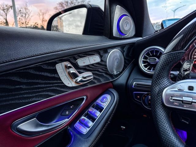 Mercedes-Benz/賓士 C300  第8張相片