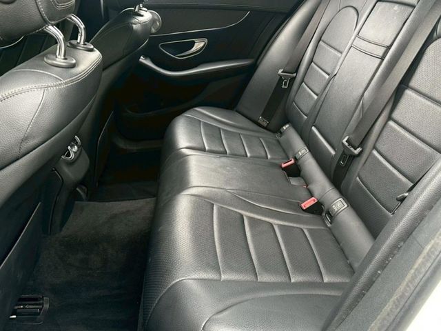 Mercedes-Benz/賓士 C300  第3張相片