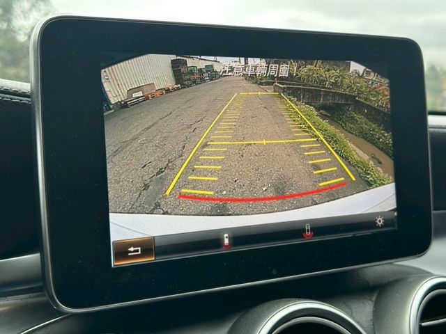 Mercedes-Benz/賓士 C300  第11張相片