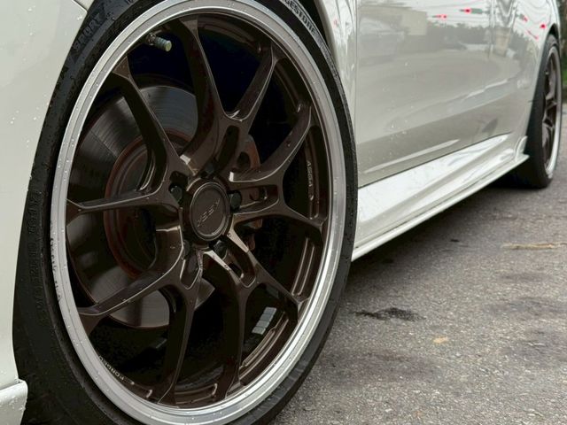 Subaru Levorg  第8張相片